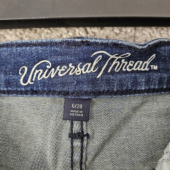 Universal Thread Jean Shorts - Picture 3 of 4